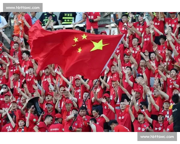 国足苏超对比视频引发热议：躲球与挡球背后的足球文化差异