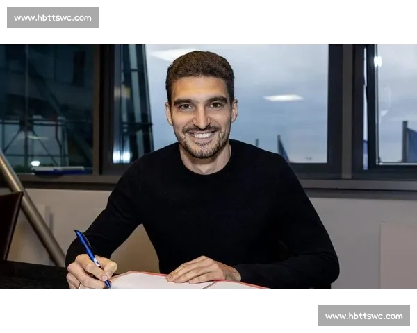 沙尔克官宣签下 22 岁德国中场法齐,合同至 2029 年 沙尔克官宣签下 22 岁德国中场法齐,合同至 2029 年